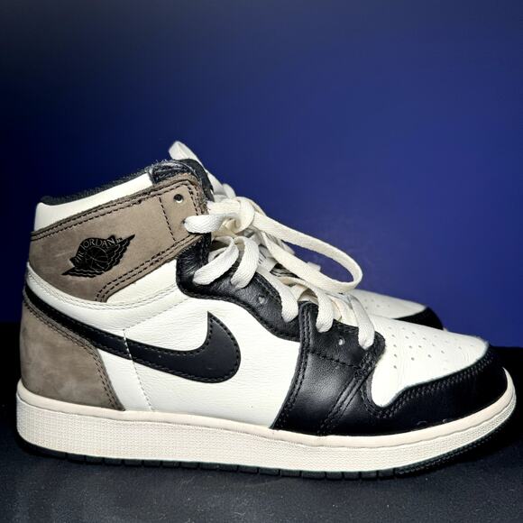 Size 7 - Nike Air Jordan 1 Retro High OG GS Dark Mocha Men's Shoes
